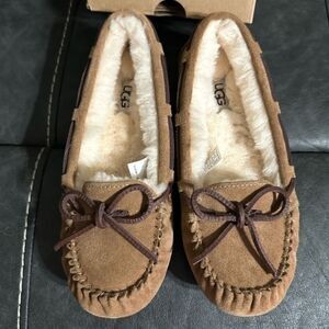 UGG Bella ll Women’s size 6 Tan Suede Moccasin style slipper or shoe